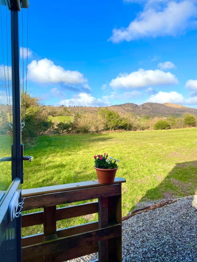 Stepping Stones Glamping Little Red Hotel Bantry Exterior photo